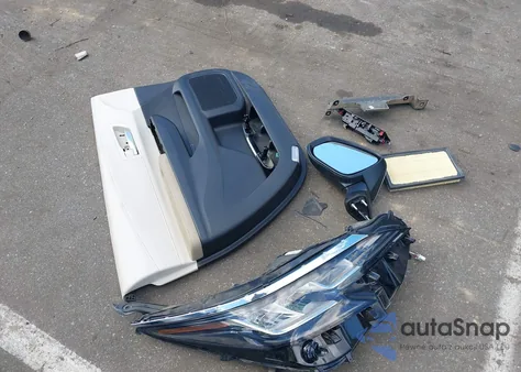 2023 Toyota Sienna Xle z USA, uszkodzony, nr VIN 5TDYRKECXPS175807